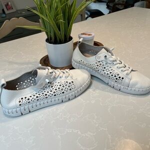 Elegant White Leather Cutout Women's Sneakers